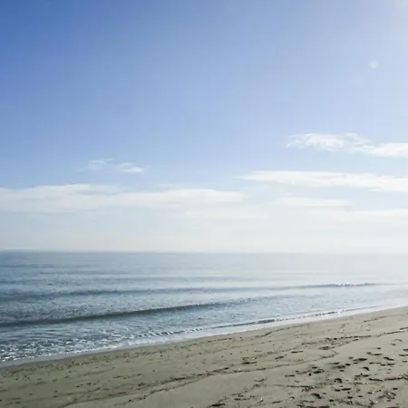 Holiday home Beach Front Home In Venzolasca With Wifi *