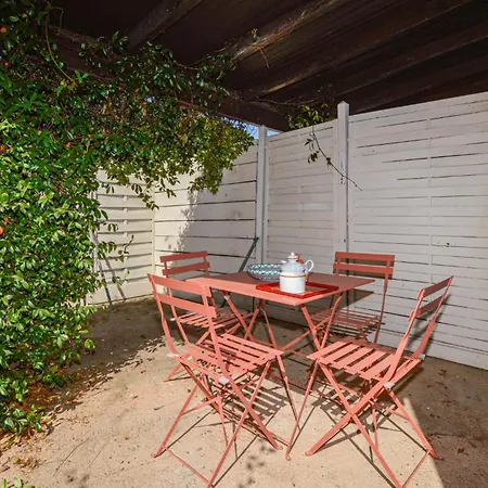 Holiday home Beach Front Home In Venzolasca With Wifi