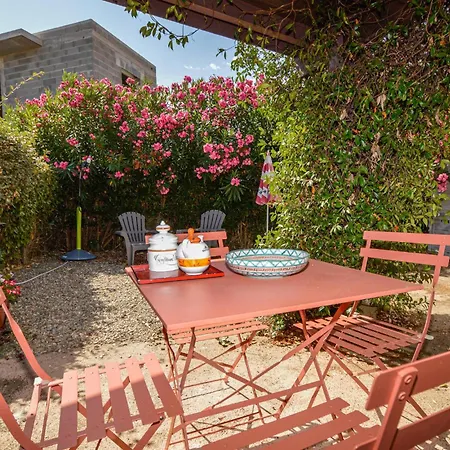 Beach Front Home In Venzolasca With Wifi Holiday home *