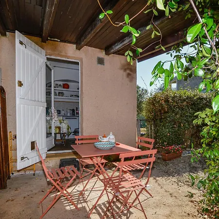Holiday home Beach Front Home In Venzolasca With Wifi